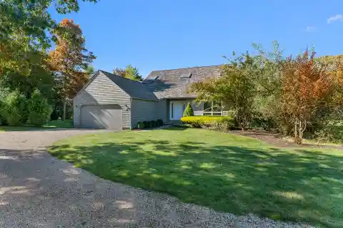 Freestanding Elegance with Beautiful Landscape