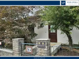 Large Detached House with Natural Garden in Quiet Residential Area