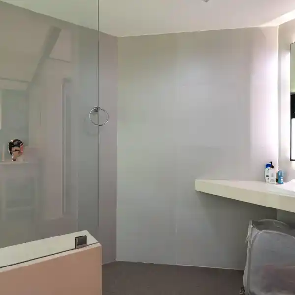 CHARMING HIDEAWAY WITH POOL