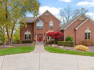 Waterfront Estate with Timeless Elegance and Modern Luxury