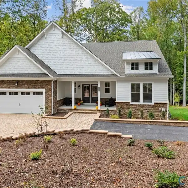 STUNNING NEW BUILD WITH FINISHED BASEMENT