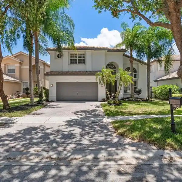 FULLY RENOVATED HOME IN SATURNIA BOCA RATON
