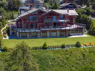 Sumptuous Property Enjoys an Exceptional Setting