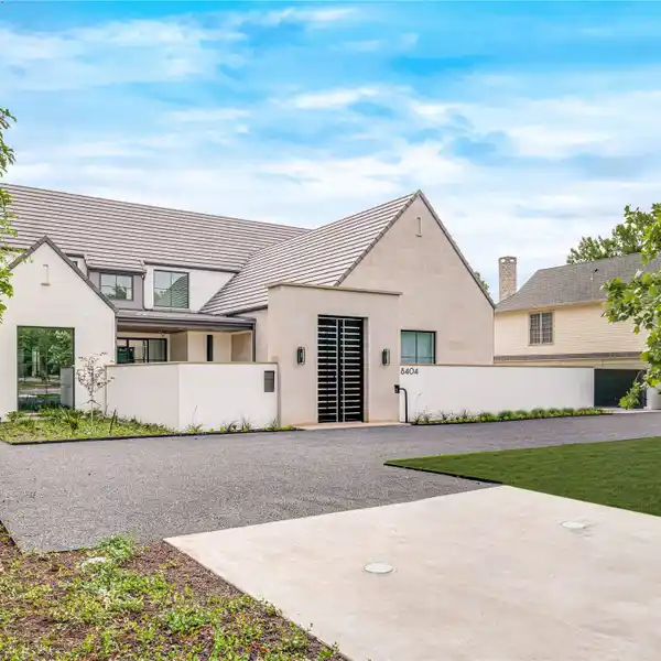 ARTFULLY CRAFTED LUXURY ESTATE