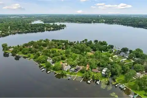 Lakefront Living at Its Finest