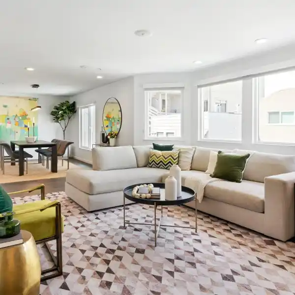 STYLISHLY MODERN CONDO IN EXCEPTIONAL LOCATION