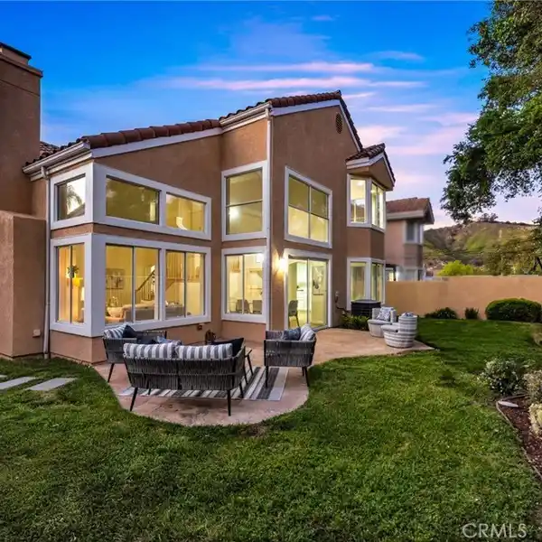 PICTURESQUE ESTATE IN CALABASAS HILLS