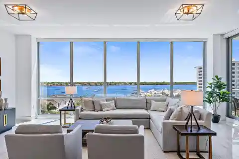 Exclusive Water Club Residence