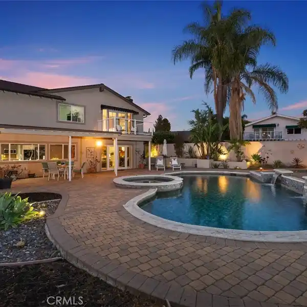 BEAUTIFULLY UPGRADED VIEJO HOME