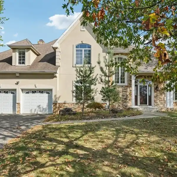 BEAUTIFULLY MAINTAINED COLONIAL HOME ON A LARGE LOT