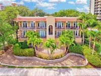 RARELY OFFERED PENTHOUSE RESIDENCE IN THE PROMENADE