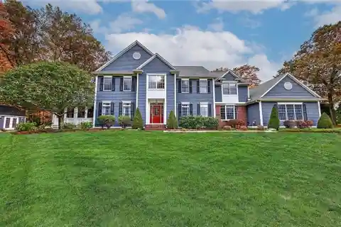 Crystal Creek Gem with Bluestone Patio and Built-In Grill
