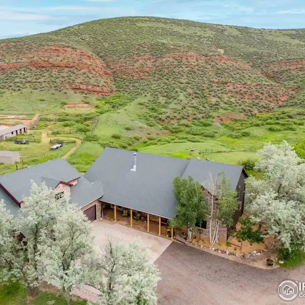 20-ACRE RETREAT AMONG THE BREATHTAKING RED BLUFFS