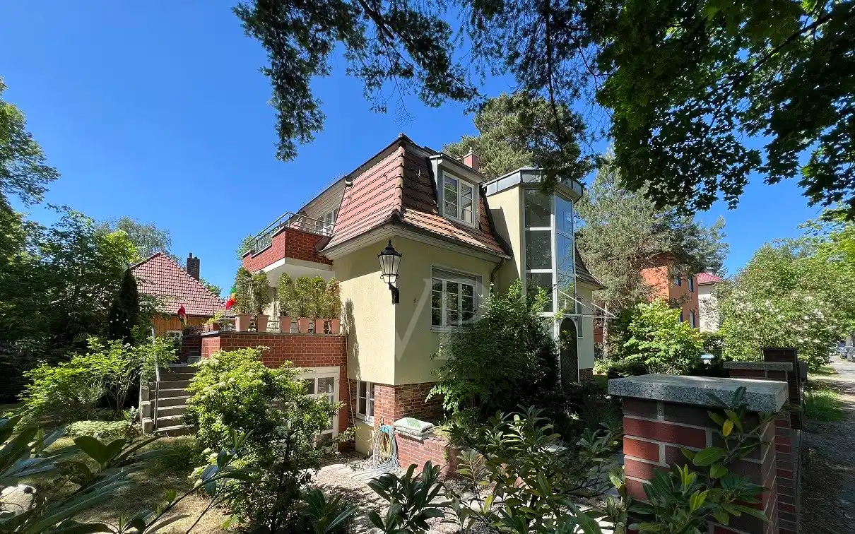 Extensively Renovated 1938 Home
