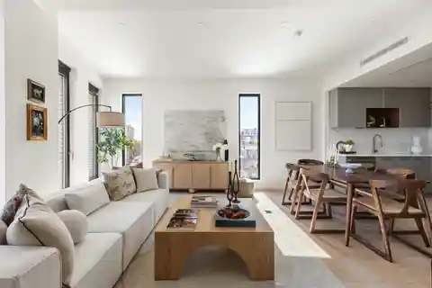 Sophisticated New Condominium