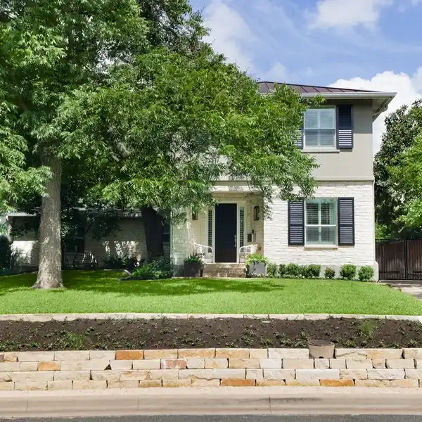 OPPORTUNITY IN THE HEART OF TARRYTOWN