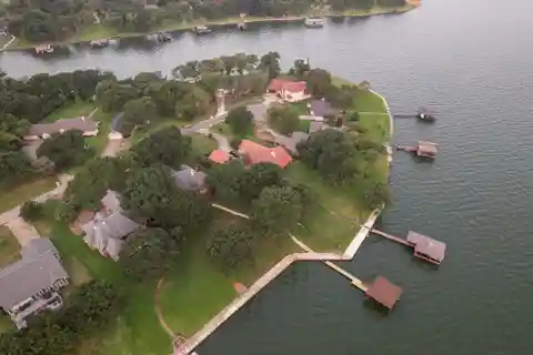 Serene Sanctuary on Richland Chambers Lake