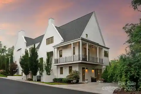 Sophisticated Living Meets Prime Walkable Location