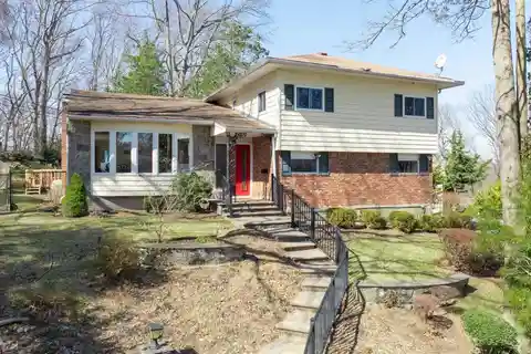 Large Private Split on an Oversized Corner Property