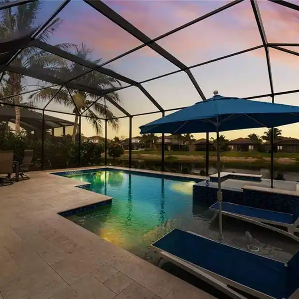 BEAUTIFUL LAKEFRONT POOL HOME