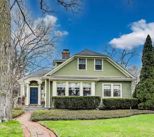 PERFECTION IN NORTHWEST EVANSTON