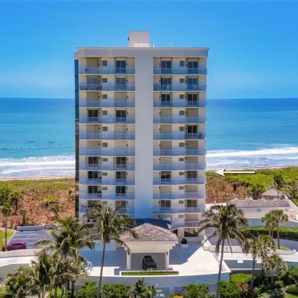 LOVELY PENTHOUSE CONDO