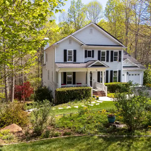 SPECIAL HOME IN A PRIVATE SETTING