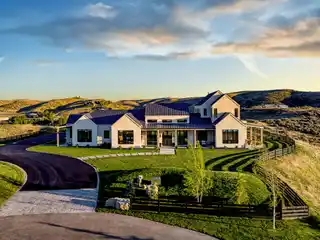 Luxurious Custom Estate with Captivating Views and Acreage