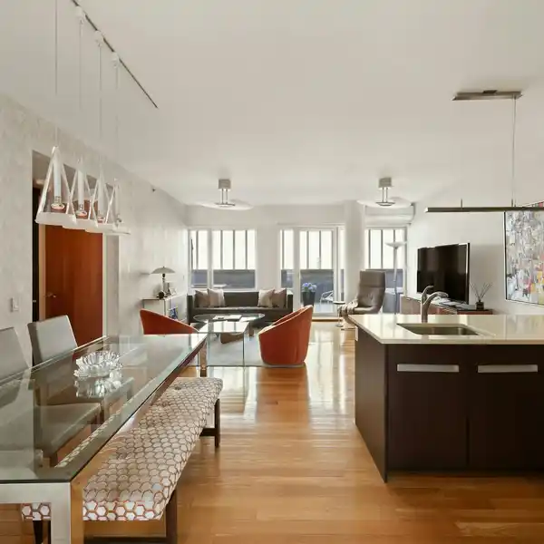GORGEOUS HOME IN GRIFFIN COURT