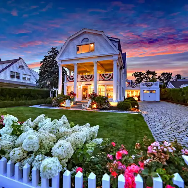 SPECTACULAR WATERFRONT HOME WITH BREATHTAKING VIEWS