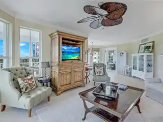 Bright Condo with Expansive Lanai Views