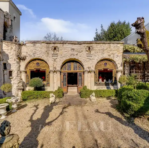 HISTORIC 1883 GOTHIC VILLA WITH CHAPEL