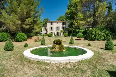 Serene Countryside Escape