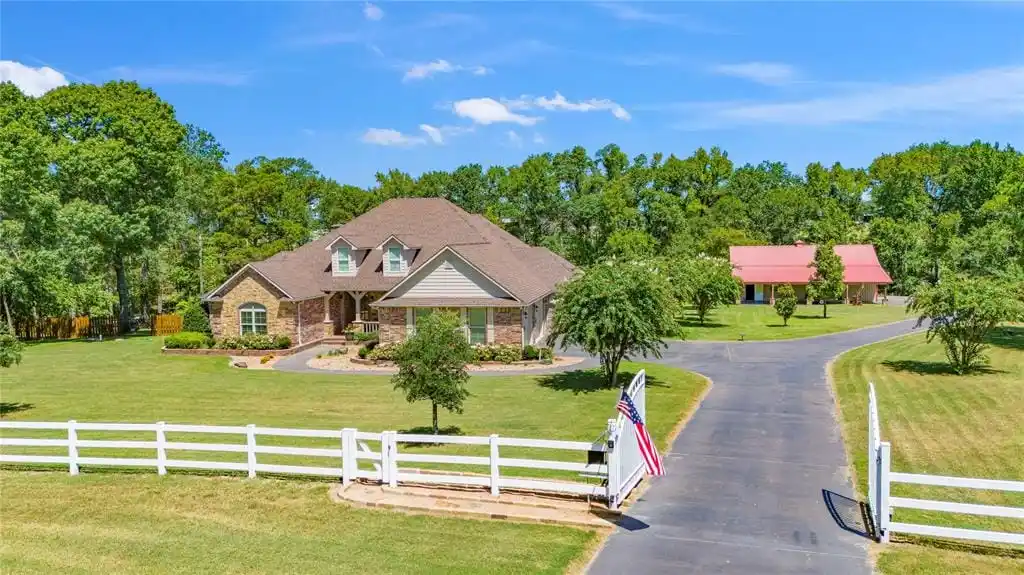 Tranquil Country Living on 18 Acres in Stallion Lake Ranch