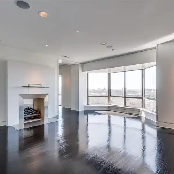 GORGEOUS OVERSIZED UNIT AT THE CRESTPARK IN HIGHLAND PARK