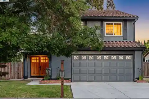 Stunningly Remodeled Residence in Lakes & Birds