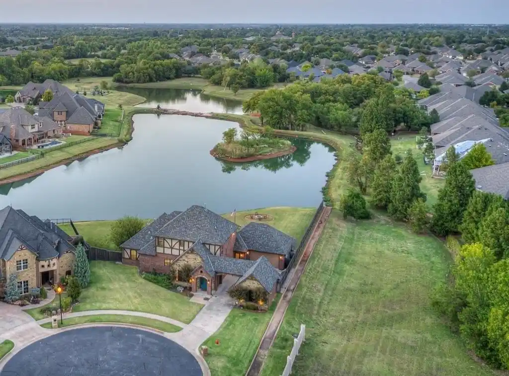Unparalleled Elegance Meets Modern Luxury Living