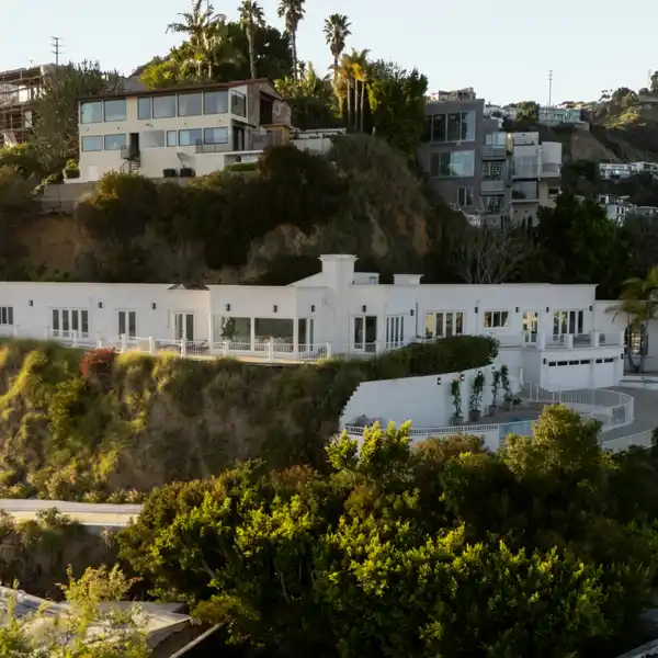 SPECTACULAR VIEW ESTATE ABOVE THE SUNSET STRIP