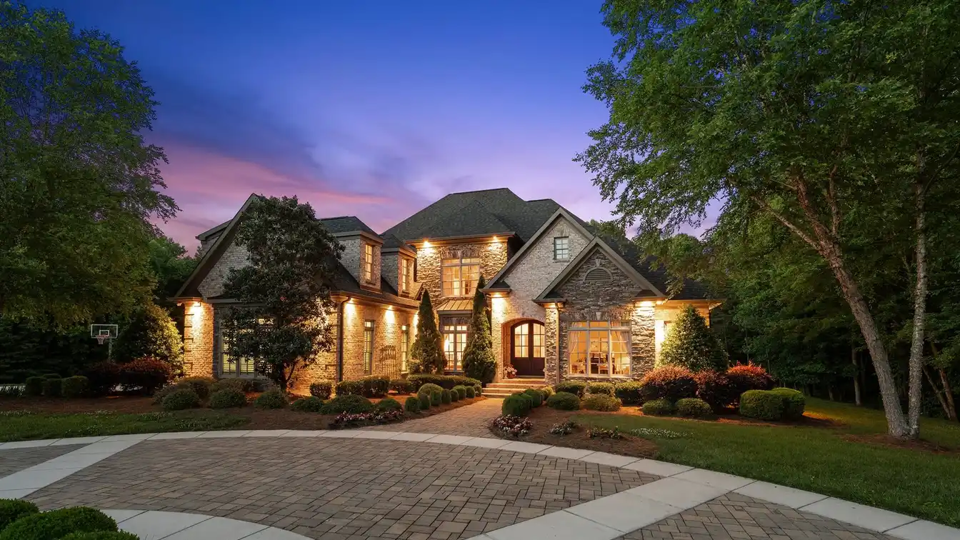 Amazing Estate Located in Northwest Greensboro