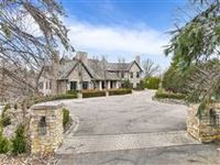 ELEGANT RETREAT IN OAKLAND COUNTY