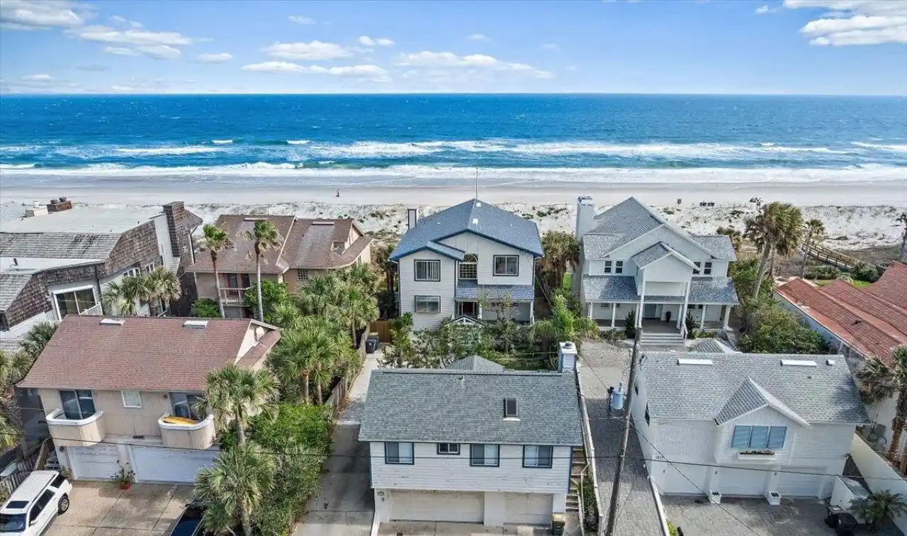 Beautiful Oceanfront Property with Stunning Views
