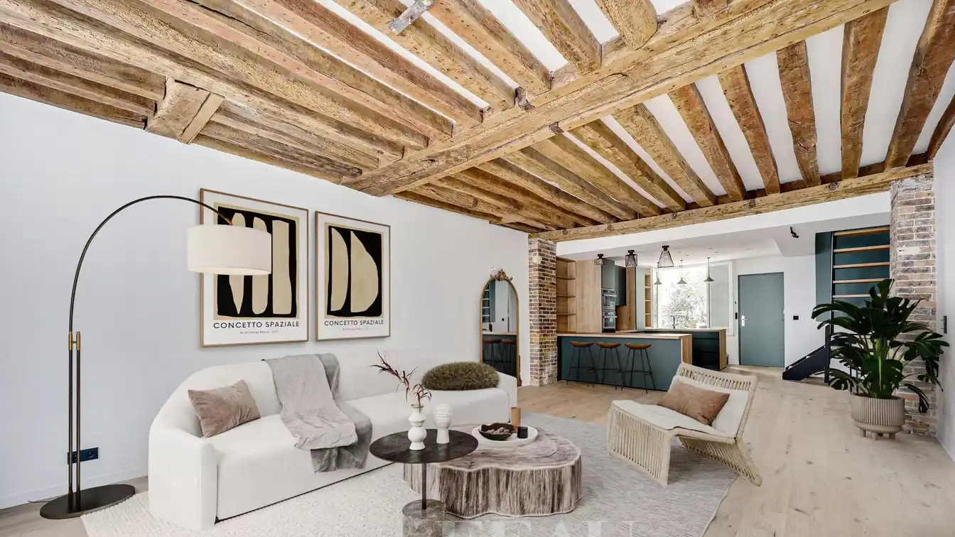 Beautifully Renovated Duplex Apartment