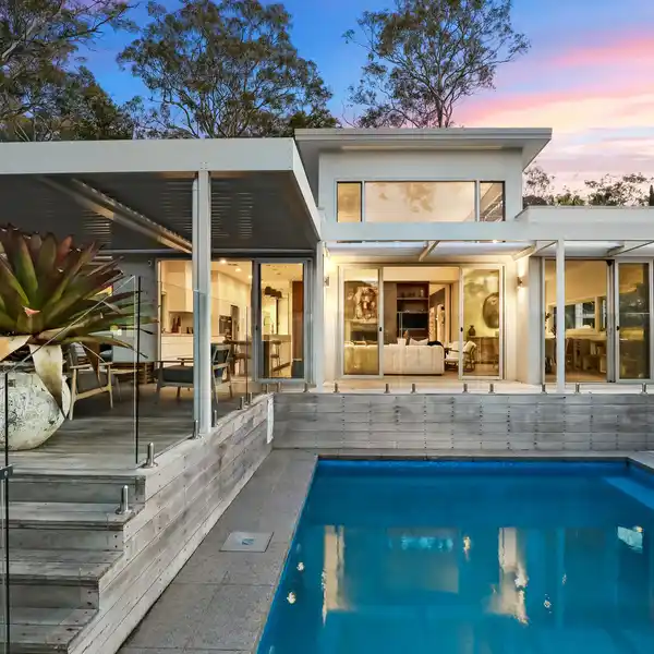 AN ABSOLUTE SHOWSTOPPER