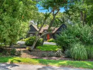 Custom Transitional Style Home Exuding Modern Elegance