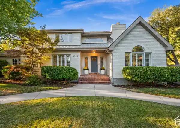 THOUGHTFULLY UPDATED HOME IN THE HEART OF HOLLADAY