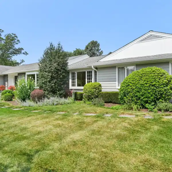 BEAUTIFULLY UPDATED OVERSIZED RANCH