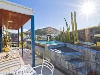 The Finest Views of Table Mountain, the Marina & the City – a Penthouse Masterpiece