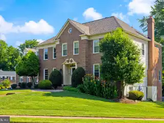 Stunning Family Home in Dunn Loring