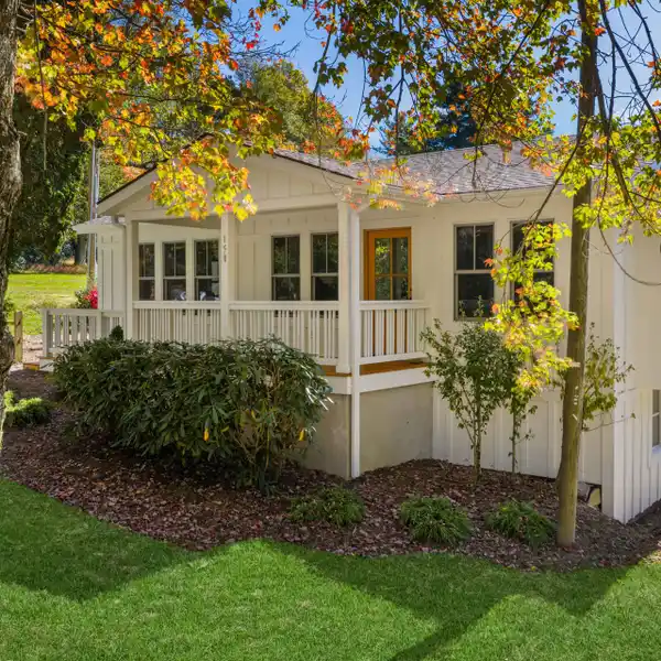 CHARMING FARMHOUSE RETREAT WITH MODERN MOUNTAIN FLAIR