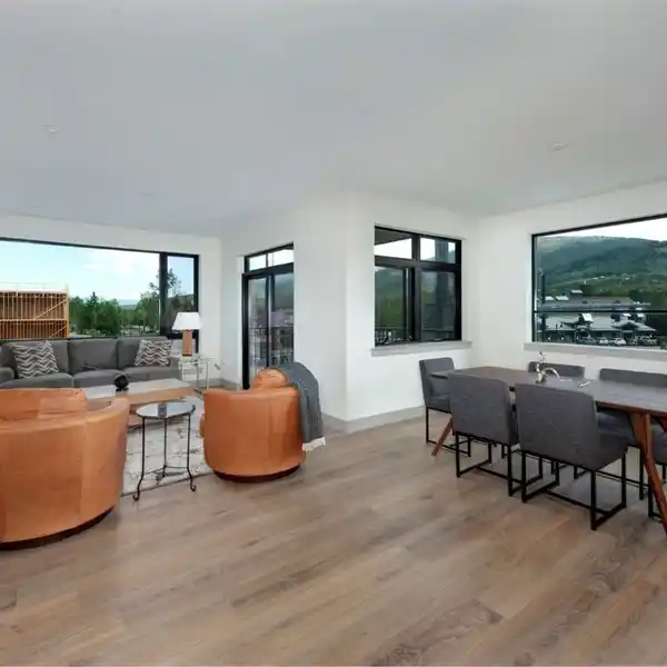 SPACIOUS THREE BEDROOM IN SKYWALK FLATS AT 4TH STREET CROSSING